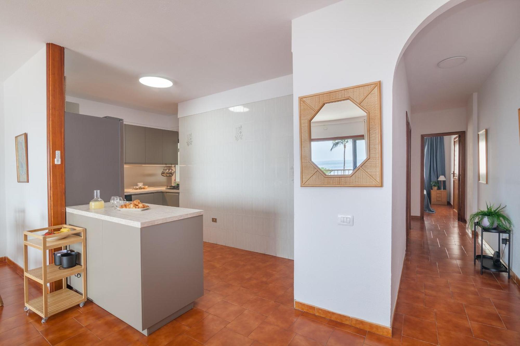 Apartment Casa De Franco - Ocean View, Terrace, Balcony, 50m From Playa La Arena, Fibre Net *